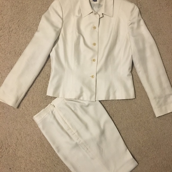 ANN TAYLOR cream colored 2 piece suit - Picture 4 of 5